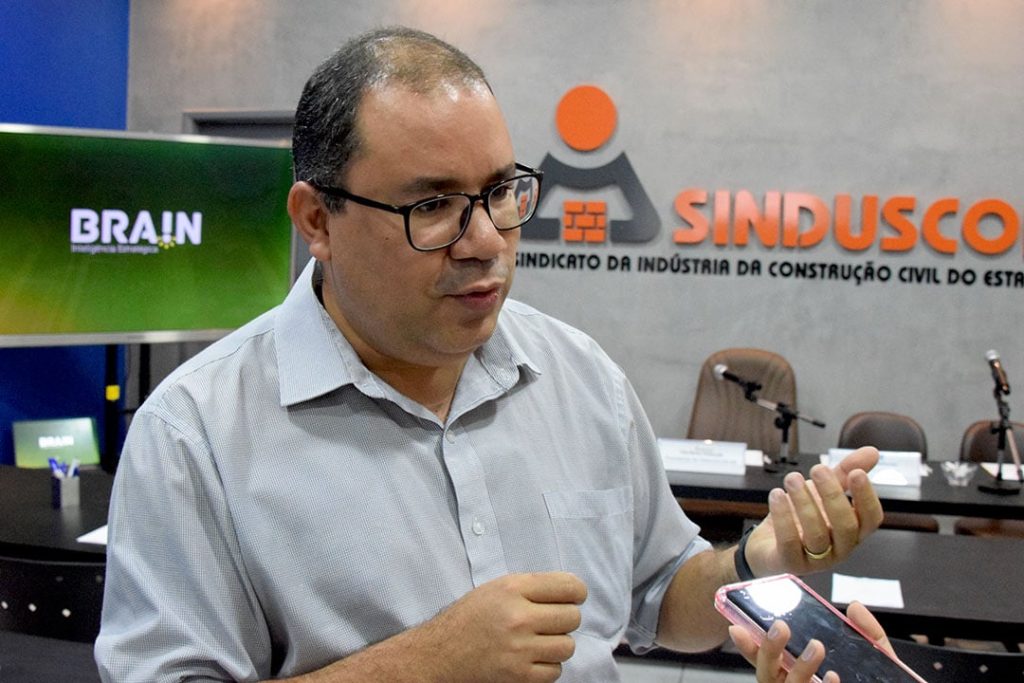Anderson Gonçalves, gestor da Brain e responsável pela apresentação dos dados. Foto: Wenderson Cabral/FolhaBV